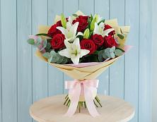 Букет цветов из:  Лилии и Розы в Пшехской