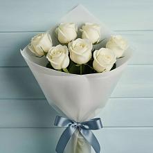 Букет 7 Белых роз Эдлесс Лав в Пшехской