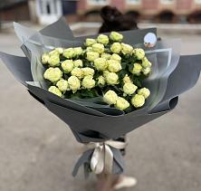 Букет Белые кустовые розы Солинеро в Пшехской