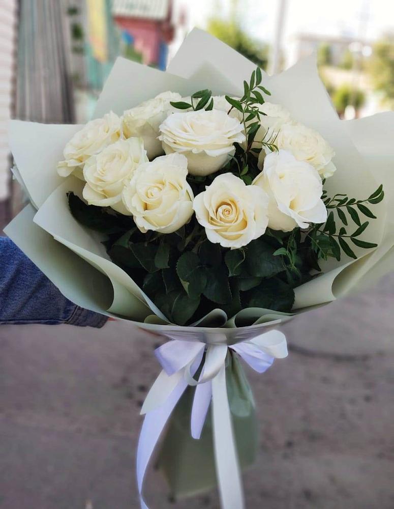 Букет Белые розы Проуд в Пшехской