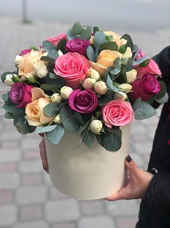 Цветочная композиция из Розы в шляпной коробке в Пшехской