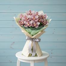 Букет цветов из:  Орхидеи и Розы в Пшехской