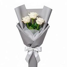 Букет 3 белые розы в Пшехской