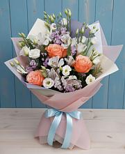 Букет цветов из:  Лизиантусы, Розы, Альстромерии и Гипсофила в Пшехской