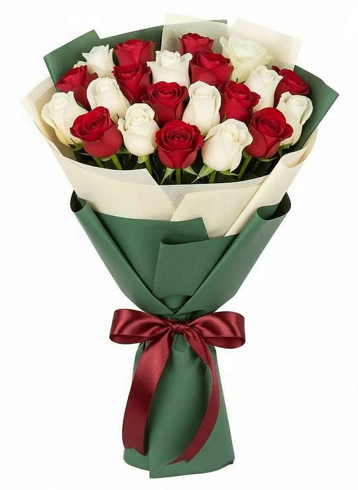 Букет Микс из красных и белых роз в Пшехской