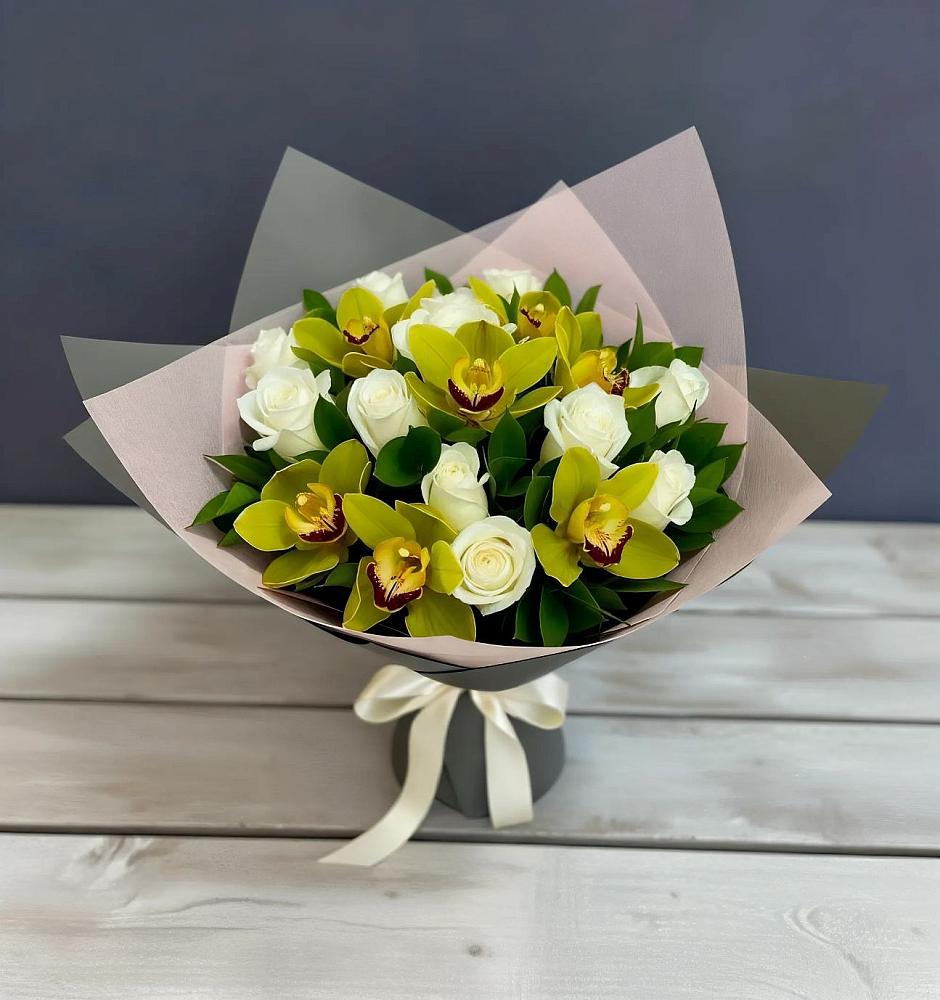 Букет цветов из: Орхидеи и Розы в Пшехской