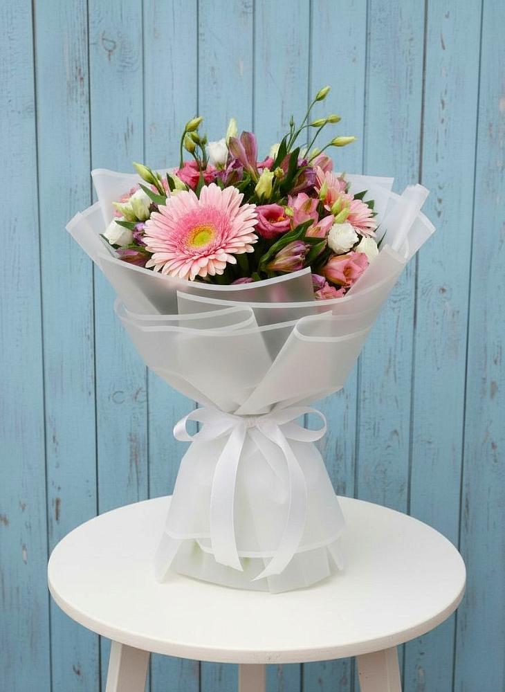 Букет цветов из: Герберы, Альстромерии и Лизиантусы в Пшехской