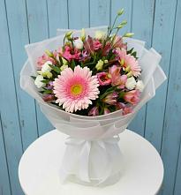 Букет цветов из:  Герберы, Альстромерии и Лизиантусы в Пшехской
