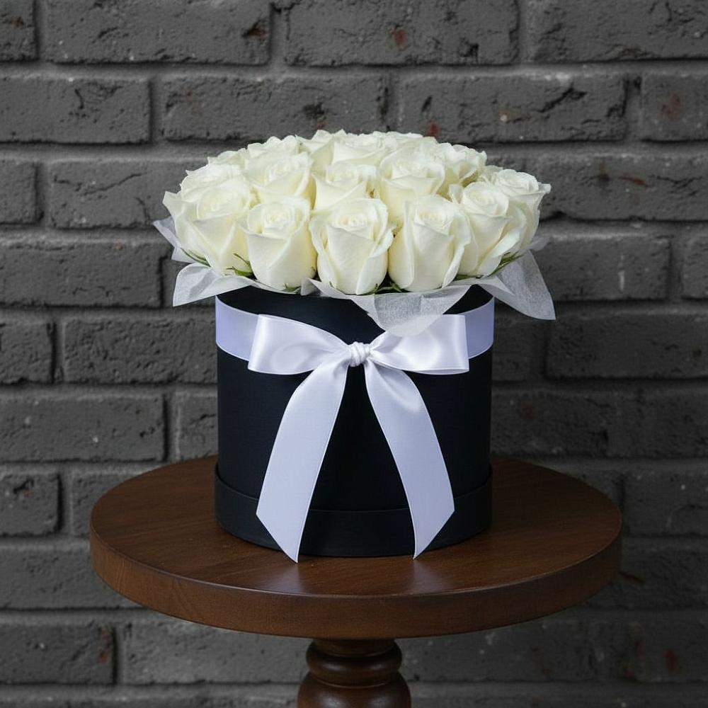 Цветочная композиция из Розы в шляпной коробке в Пшехской