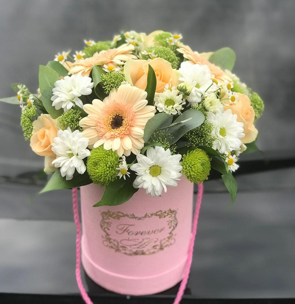 Цветочная композиция из Розы, Герберы и Хризантемы в шляпной коробке в Пшехской