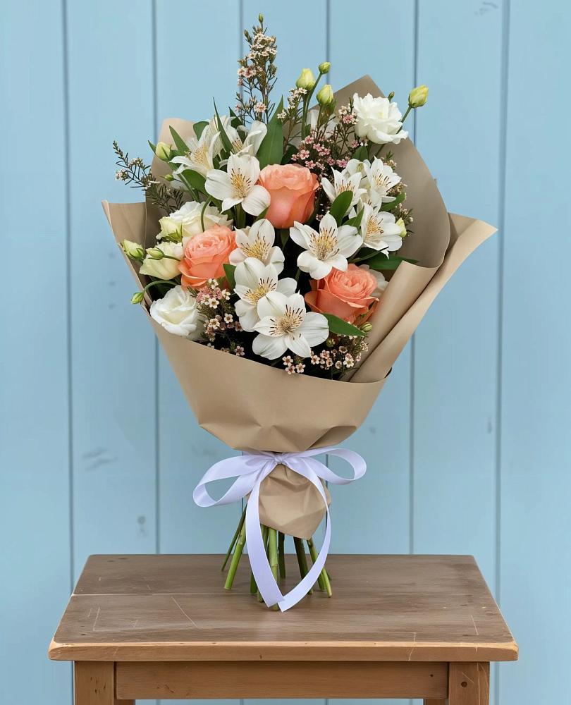 Букет цветов из: Альстромерии, Лизиантусы, Розы и Хризантемы в Пшехской