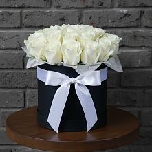 Цветочная композиция из Розы в шляпной коробке в Пшехской