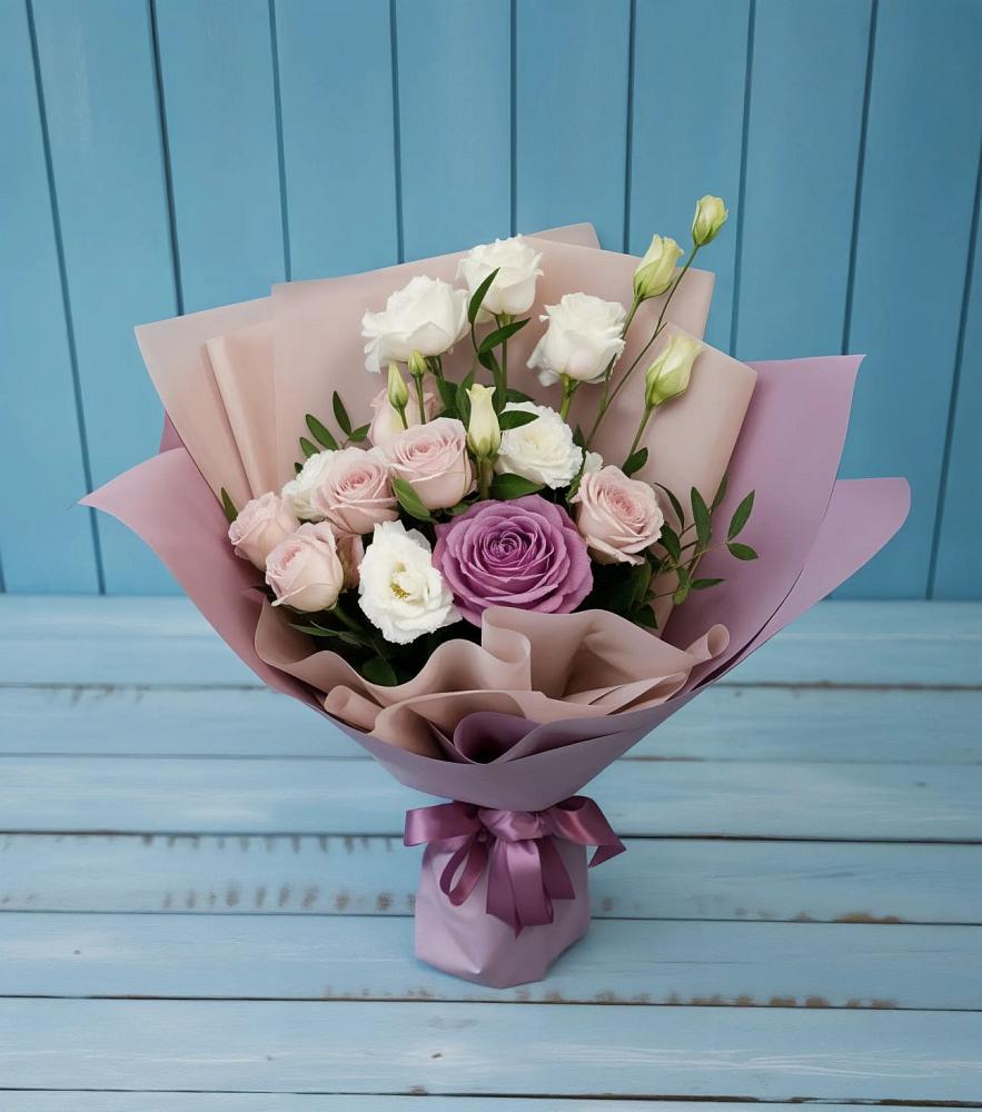 Букет цветов из: Розы и Лизиантусы в Пшехской